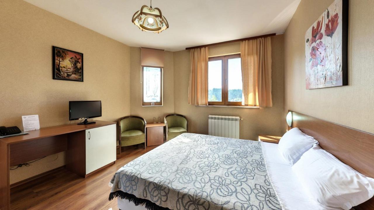 Family Hotel Emaly 1 Bankja Exteriér fotografie