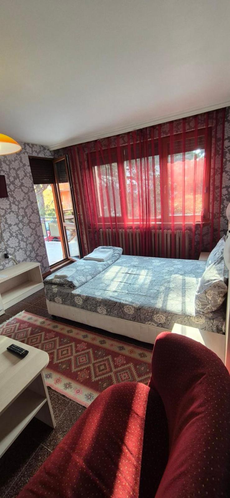 Family Hotel Emaly 1 Bankja Exteriér fotografie