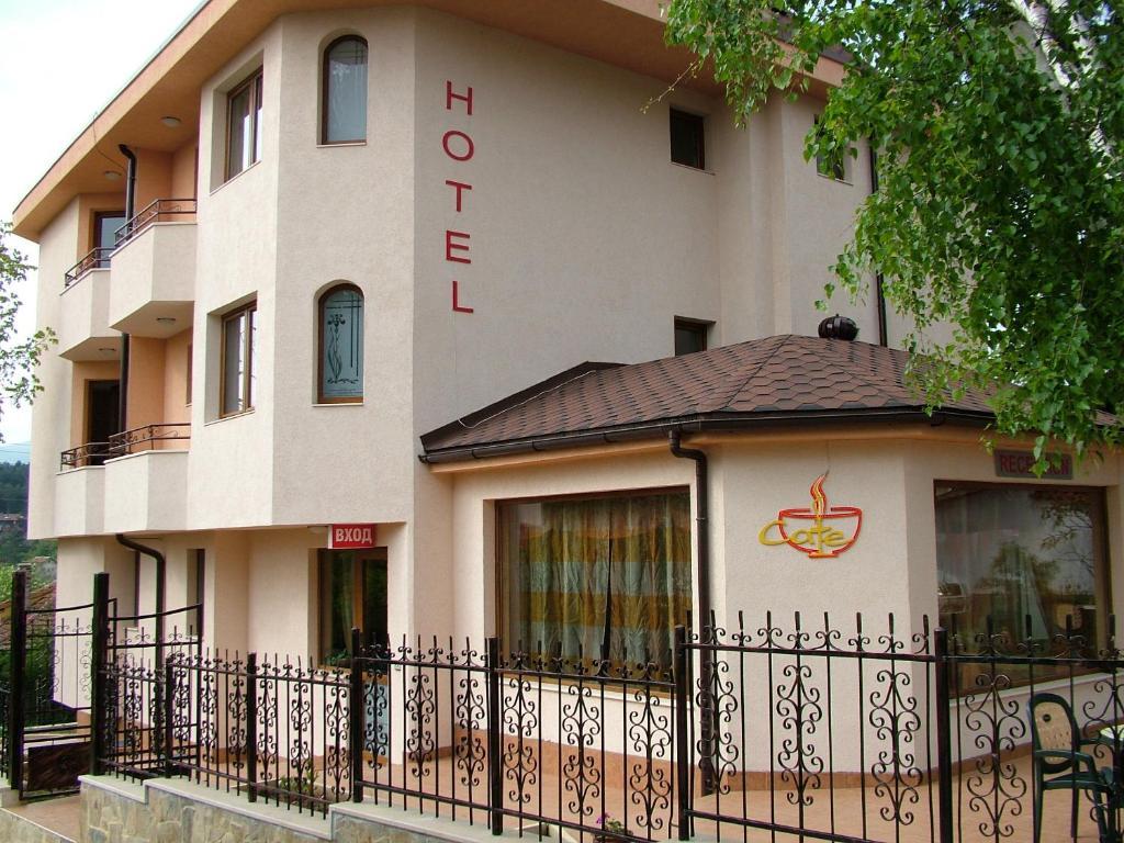 Family Hotel Emaly 1 Bankja Exteriér fotografie